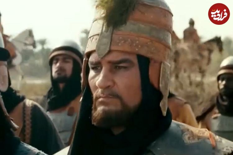 عکس؛ سفر به تاریخ؛ بازیگر نقش «مصعب بن زبیر» (مختارنامه) در بیت رهبری؛ سال 1395