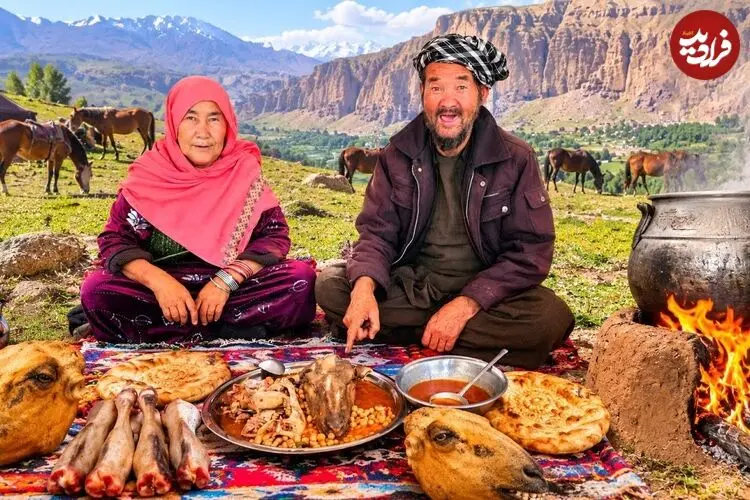 ببینید| غذای روستایی در افغانستان؛ مراحل دیدنی طبخ کله پاچه توسط زوج مسن افغان