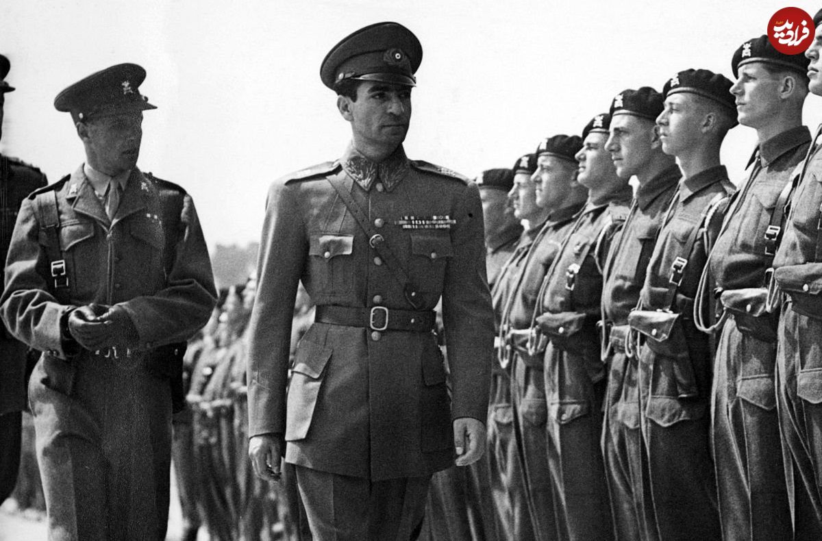 عکس؛ سفر در زمان؛ «محمدرضا پهلوی در کنار برادرانش در ستاد ارتش»؛ دهه 1310