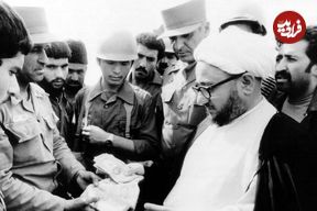 عکس؛ سفر در زمان؛ «محمدصادق خلخالی در شهر پیونگ یانگ کره شمالی»؛ دهه 60