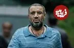 عکس| سفر زمان؛ تیپ و چهرۀ «نصرالله رادش» در پشت‌صحنه «مرد سه هزار چهره»