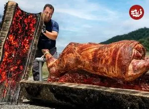 ببینید| غذای روستایی در آذربایجان؛ کباب کردن بره کامل در تنه درخت