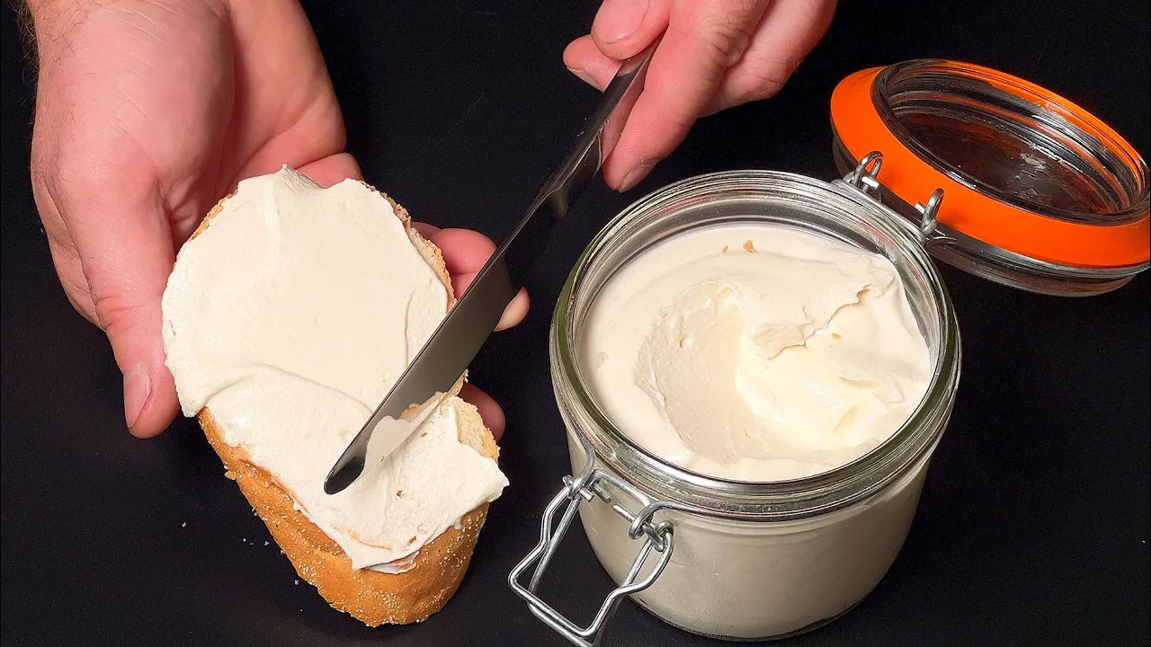 (ویدئو) این پنیر خامه ای خوشمزه آلمانی را در خانه فقط در 5 دقیقه درست کنید!
