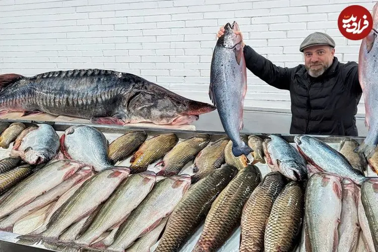 ببینید| غذای روستایی در آذربایجان؛ کباب کردن ماهی سالمون در نمک و در تنور