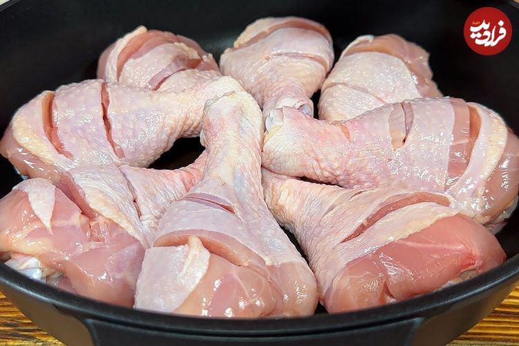 ببینید؛ طرز پخت یک غدای آسان و متفاوت اسپانیایی با 8 عدد ران مرغ 