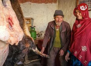 ببینید؛ غذای روستایی در افغانستان؛ پخت نان تازه و چپلی کباب توسط زوج مسن