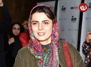 عکس| سفر زمان؛ «لیلا حاتمی» در حال گرفتن جایزه از «فریماه فرجامی»؛ 28 سال قبل