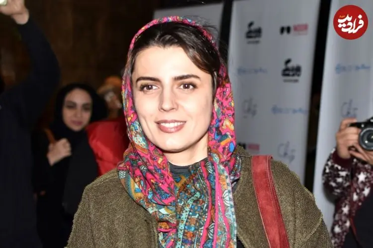 عکس| سفر زمان؛ «لیلا حاتمی» در حال گرفتن جایزه از «فریماه فرجامی»؛ 28 سال قبل