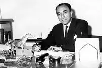 سفر در زمان؛ یادداشت‌های علم، دوشنبه ۳۱ اردیبهشت ۱۳۵۲: آن‌قدر ما دروغ میگوییم که از حسن نیت شاه به آن اندازه که باید، منافعی عاید کشور نمی‌شود