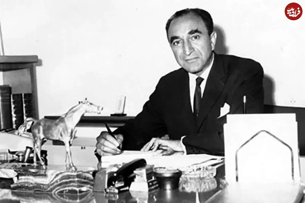 سفر در زمان؛ یادداشت‌های علم، دوشنبه ۳۱ اردیبهشت ۱۳۵۲: آن‌قدر ما دروغ میگوییم که از حسن نیت شاه به آن اندازه که باید، منافعی عاید کشور نمی‌شود