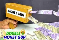 ببینید| ساخت یک کاردستی بامزه با مقوا؛ اسلحه ای که پول شلیک می کند!