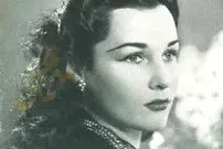 عکس| سفر به تاریخ؛ «فوزیه فواد» در کنار خواهرش فایزه در نوجوانی؛ اوایل دهه 1310
