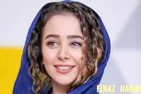 عکس| سفر زمان؛ تیپ متفاوت و عجیب «الناز حبیبی» در نمایش «خروس لاری»