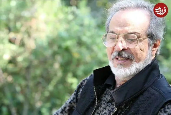 عکس| سفر در زمان؛ «ایرج قادری» سر مزار پسرش تورج در امریکا؛ سال 1353