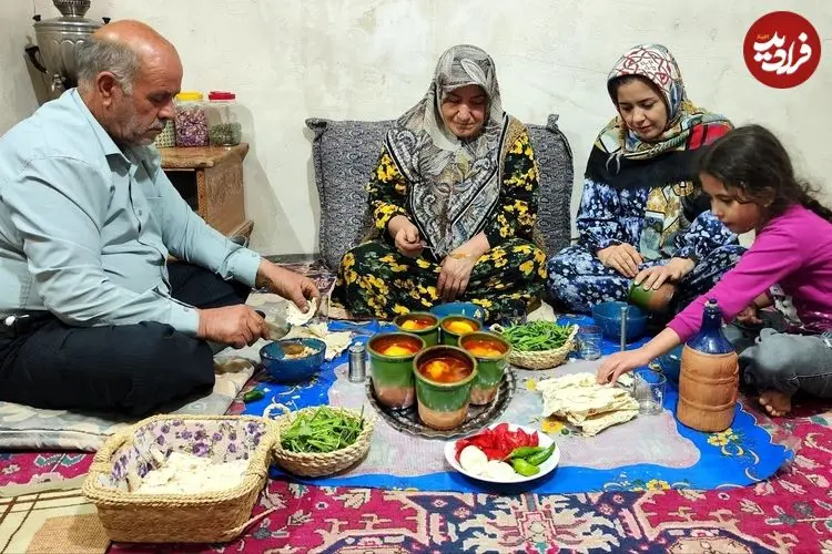 ببینید| غذای روستایی در ایران؛ پخت آبگوشت با بامیه