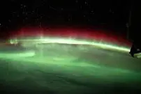 ببینید| ثبت تصاویر خیره‌کننده شفق قطبی از فضا