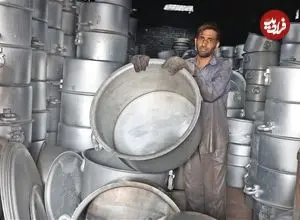 ببینید| نگاهی به مراحل تولید قابلمه های بزرگ از طریق بازیافت ضایعات آلومینیومی در پاکستان