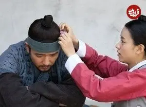 عکس| سفر زمان؛ «دونگ‌یی و چانسو» با لباس شخصی در حال قدم زدن در خیابان