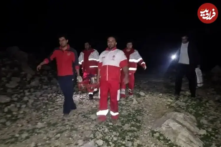 نجات نوجوان گرفتار در ارتفاعات
