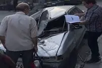 (ویدیو) له شدن هولناک پراید؛ اولین تصاویر از سقوط تیرچه‌های بتنی از روی جرثقیل در مشهد