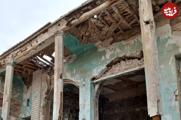 عکس؛ خانه میرزا شفیع در پامنار؛ گچ‌بری‌ها و آینه‌ها حالشان خوش نیست
