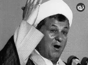 عکس| سفر زمان؛ هاشمی رفسنجانی به همراه فرزندانش در یک مهمانی؛ سال 58