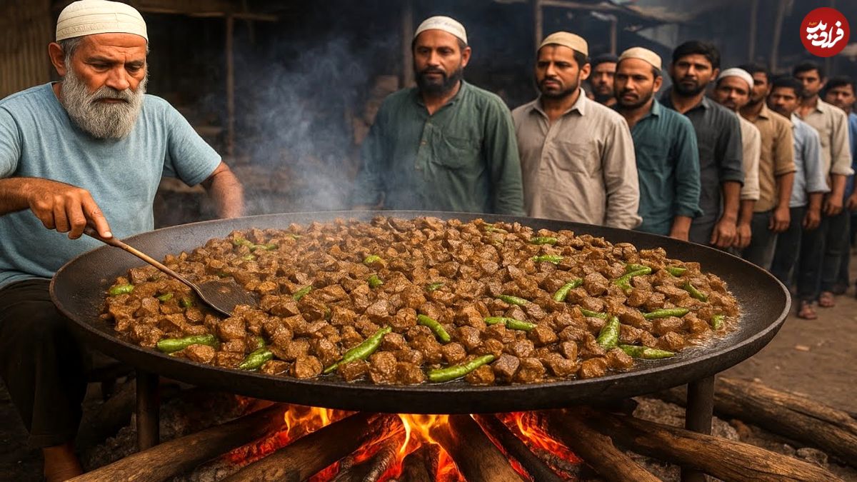 ببینید| غذای خیابانی در پاکستان؛ پخت یک غذای محبوب با جگر در پیشاور