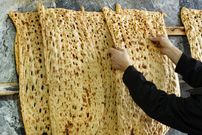 عکس؛ نانوای فداکاری که مردم تهران را تنها نگذاشت