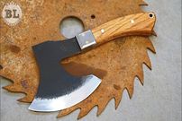 ببینید؛ نحوه ساخت یک تبر کوچک با استفاده از تیغه اره قدیمی 