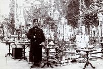عکس؛ سفر به تاریخ؛ «مظفرالدین شاه و همراهان اش» در یک پارک در پاریس؛ سال 1281