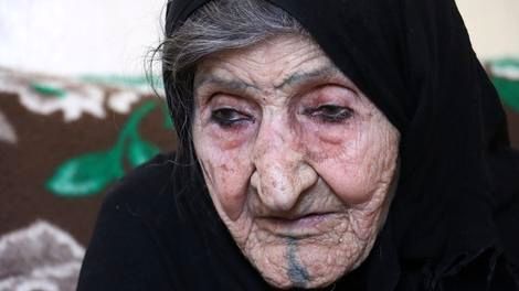 (ویدیو) بی‌بی لوعه؛ زنی که بیش از یک قرن در خوزستان زندگی کرده‌است