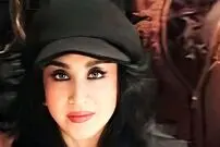 (عکس) سفر در زمان؛ «حمیرا» در حال امضای دفتر ازدواج در مراسم عقدش؛ سال 46