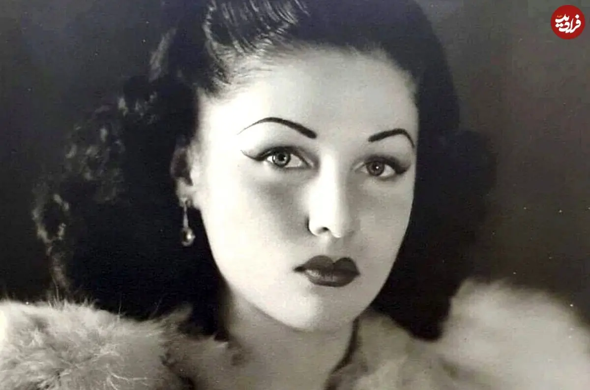 عکس| سفر در زمان؛ «محمدرضا پهلوی» در حال گفتگو با همسر اول و مصری اش در سعدآباد؛ سال 1321