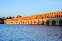 عکس؛ سفر در زمان؛ کاروان شتر روی پل باستانی؛ تصاویر نایاب از زاینده‌رود