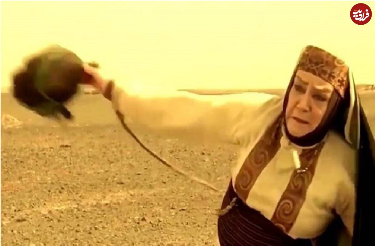 عکس؛ سفر در زمان؛ «قمر مادر وهب نصرانی» سریال مختار در 72 سالگی؛ سال 1400