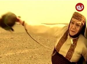 عکس؛ سفر در زمان؛ «قمر مادر وهب نصرانی» سریال مختار در 72 سالگی؛ سال 1400