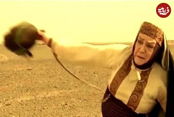 عکس؛ سفر در زمان؛ «قمر مادر وهب نصرانی» سریال مختار در 72 سالگی؛ سال 1400