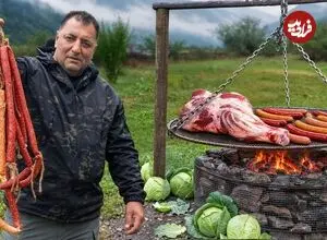 ببینید| غذای روستایی در آذربایجان؛ تهیه سوسیس آلمانی و کباب کردن آن ها روی آتش