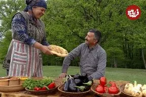ببینید| غذای روستایی در آذربایجان؛ پخت دلمه بادمجان، نان و تهیه دمنوش در طبیعت