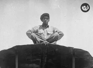 عکس| سفر زمان؛ عکس یادگاری با «ماشین بافندگی» در اصفهان؛ 80 سال قبل