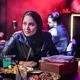 عکس| چهره روز؛ «سینا مهراد و ستایش رجایی نیا» در پشت صحنه سریال بدنام