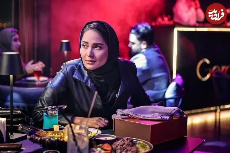 عکس| چهره روز؛ «سینا مهراد و ستایش رجایی نیا» در پشت صحنه سریال بدنام