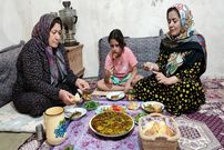 ببینید| غذای روستایی در ایران؛ برداشت کدو سبز از مزرعه و تهیه کوکو با آن در روستا