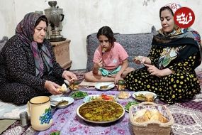 ببینید| غذای روستایی در ایران؛ برداشت کدو سبز از مزرعه و تهیه کوکو با آن در روستا
