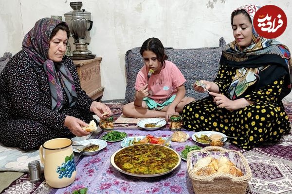 ببینید| غذای روستایی در ایران؛ برداشت کدو سبز از مزرعه و تهیه کوکو با آن در روستا