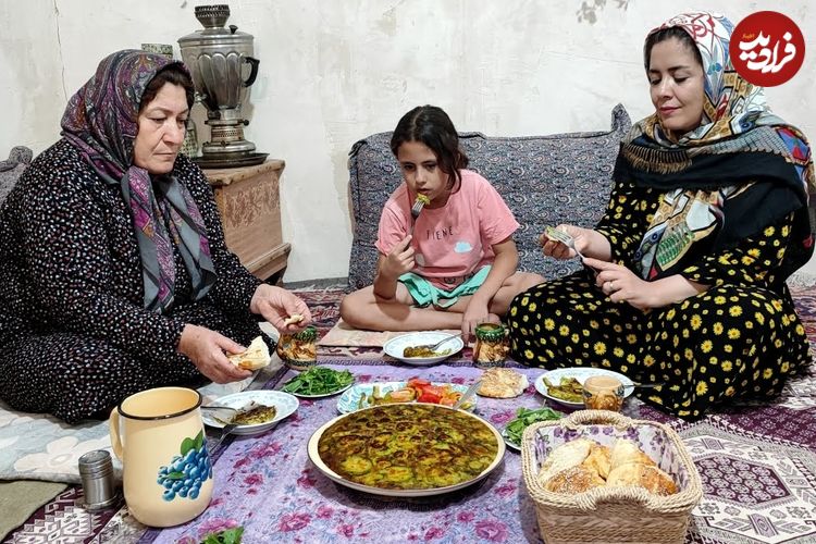 ببینید| غذای روستایی در ایران؛ برداشت کدو سبز از مزرعه و تهیه کوکو با آن در روستا