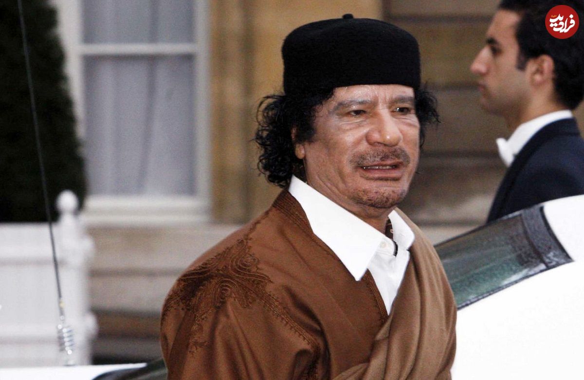 عکس؛ سفر در زمان؛ «معمر قذافی در کنار دختر و همسر دوم اش»؛ سال 1368