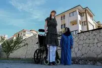 (عکس) اولین پرواز بلند قدترین زن جهان با هواپیما