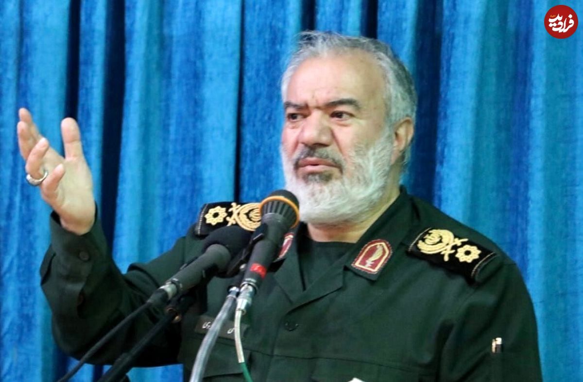 عکس؛ سفر به تاریخ؛ «سردار فدوی، جانشین فرمانده سپاه» در جبهه در کنار «شهید باکری»؛ دهۀ 60