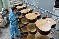 ببینید| مراحل تولید انبوه گیتار آکوستیک در کارخانه ای در کره جنوبی